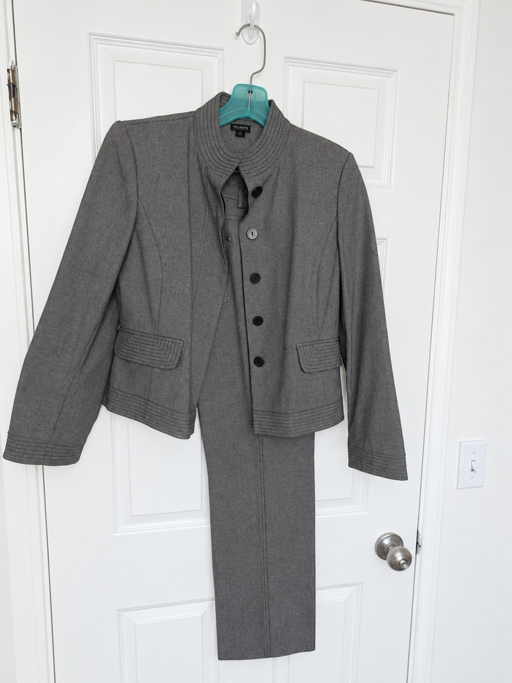 Sag Harbor Gray Women's Two-Piece Tailored Suit